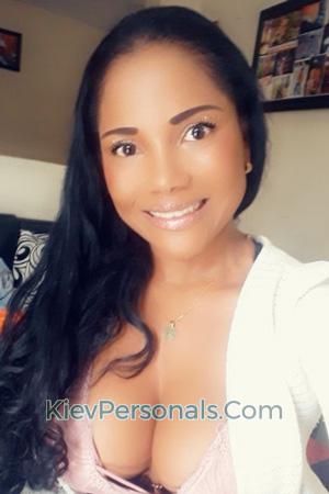 196678 - Yarleisy Age: 39 - Colombia